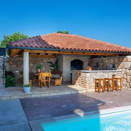 Silente Villa Oklaj