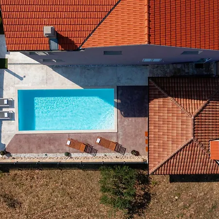 Silente Villa Oklaj