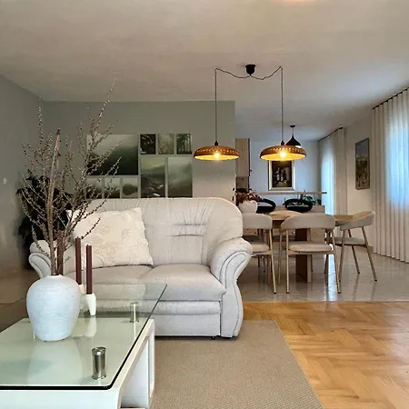 Silente Villa Oklaj