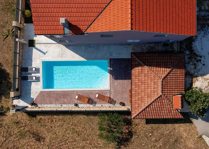 Silente Вилла Oklaj